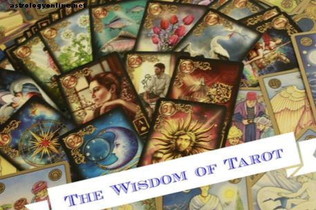 Розуміння історії, практики та мудрості Таро