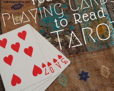 카드 놀이로 타로를 읽는 방법