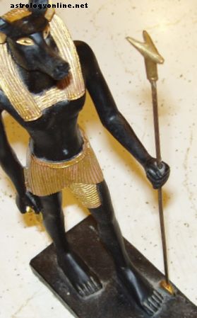 من خصارات مصر القديمة كانت عبادتهم وثنية مثل أ- انكي ب- واشور ج- أوزوريس د-عشتار