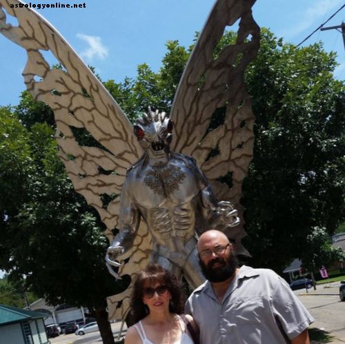 True Mysteries of Time and Space: The Mothman en Indrid Cold
