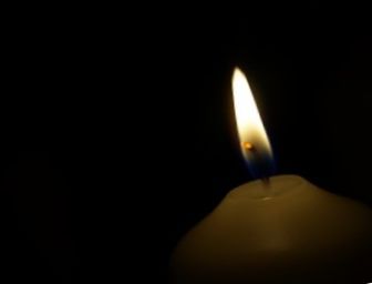 Уика и магьосничество - Как да излъчвате магически заклинания със свещи за петиции за начинаещи